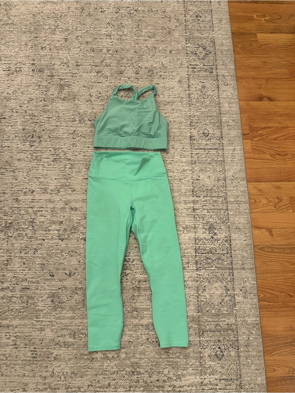 Fabletics 2 piece seafoam green set